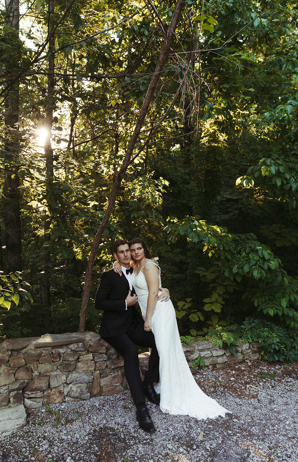 bride and groom outdoor photos