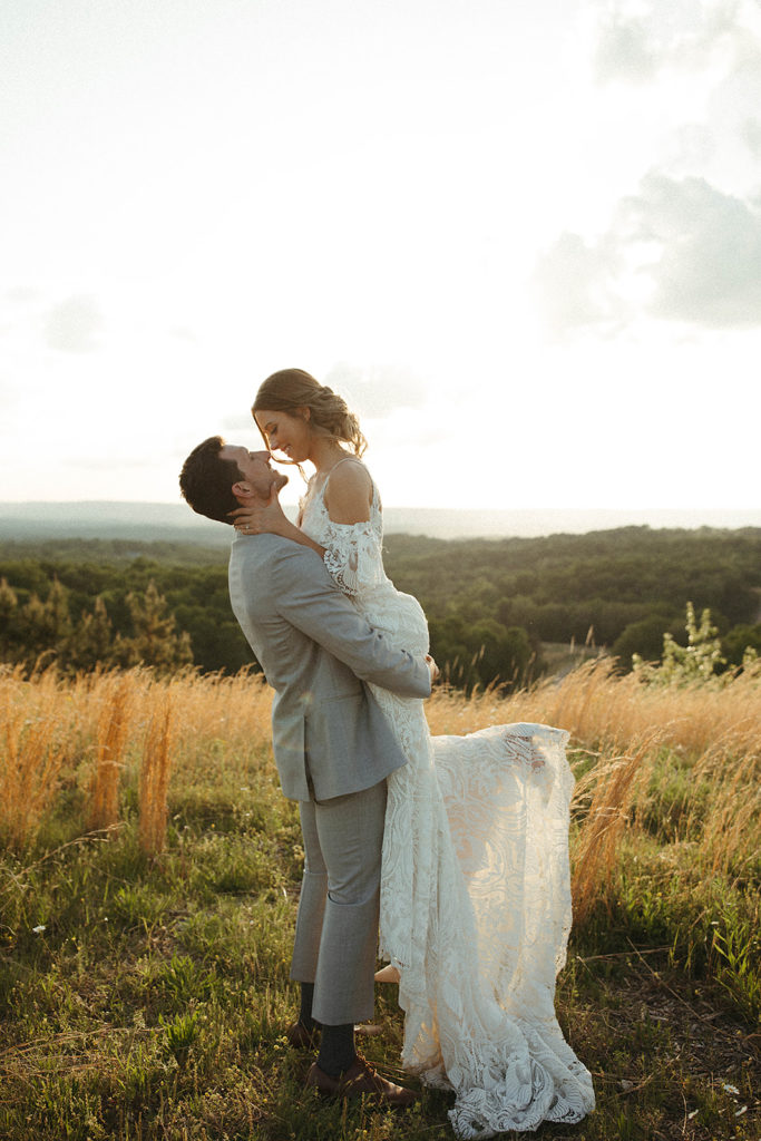 bride and groom outdoor creative portraits